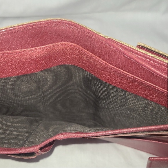 GUCCI Beige Ebony GG Supreme With Red Wallet EUC - Picture 3 of 8